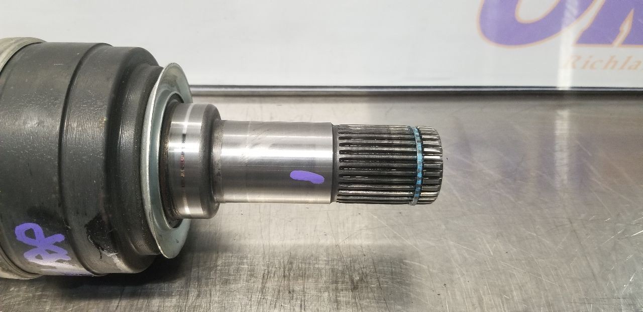 15 CHEVY CAMARO SS AT AXLE SHAFT REAR RIGHT PASSENGER 22813175