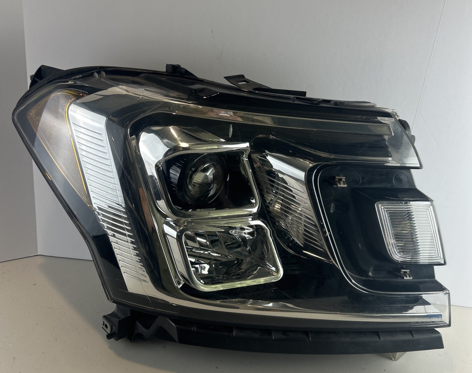 2018 2019 2020 2021 Ford Expedition Headlight Lamp Halogen Right Passenger OEM