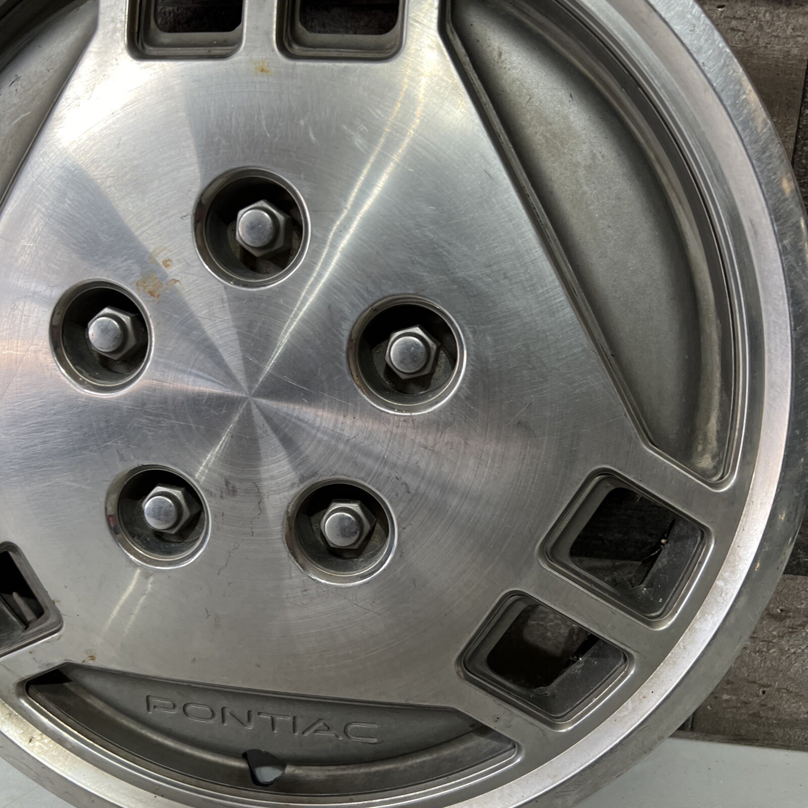 1988 – 1991 Pontiac Grand Prix Wheel Cover HubCap 6 Hole Type 14102339 68254