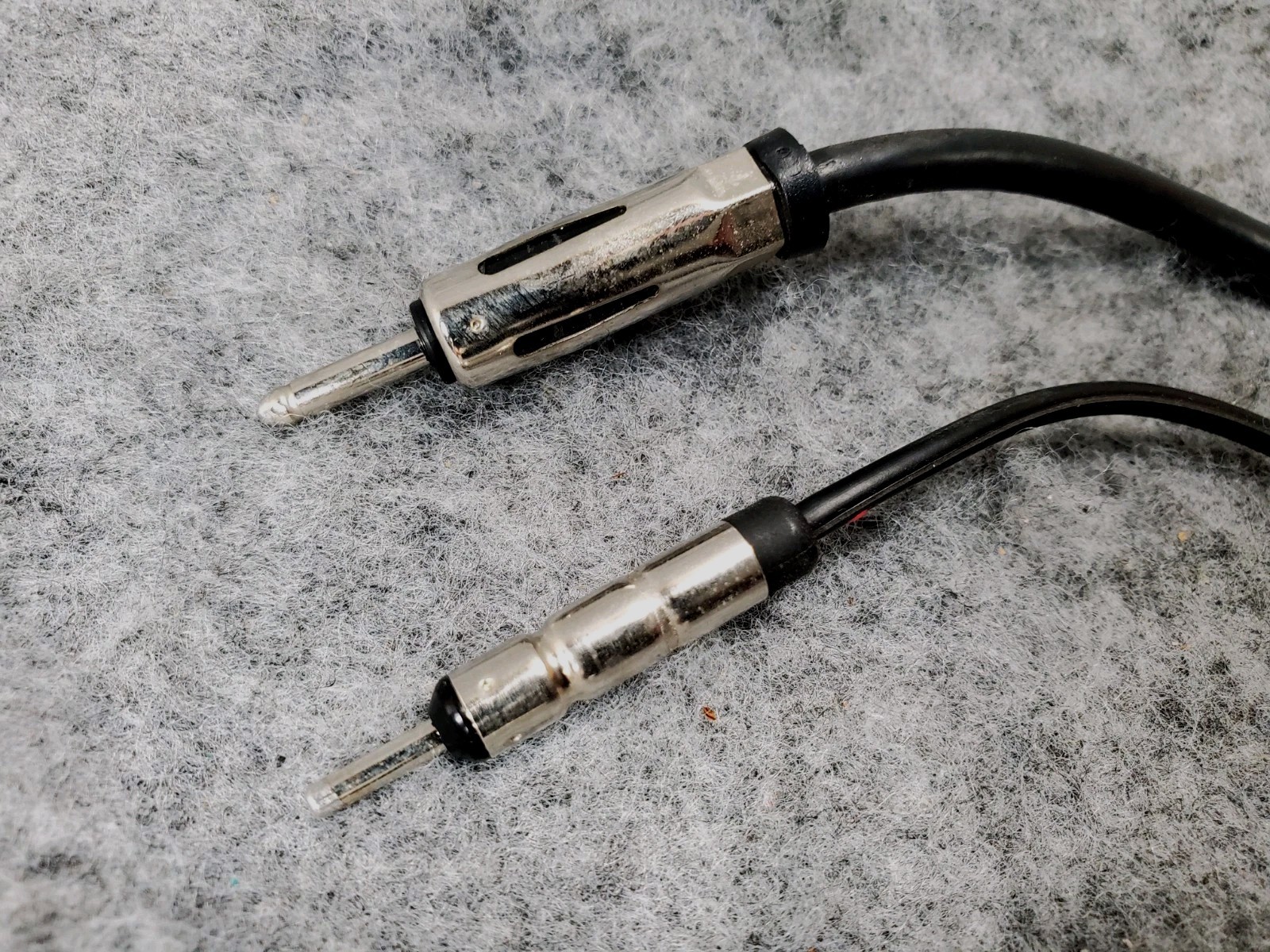 2004-2007 TOYOTA HIGHLANDER HYBRID RADIO RECEIVER CD PLAYER WIRE CONNECTOR OEM
