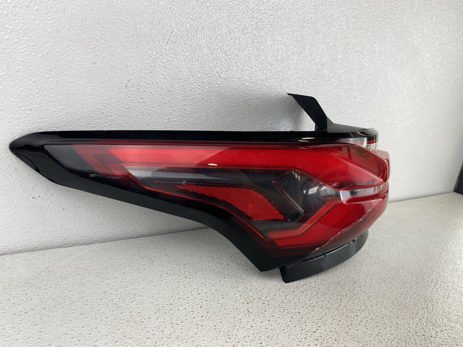 2022-2024 Chevy Traverse LED Tail Light Left Driver Side OEM 85133095