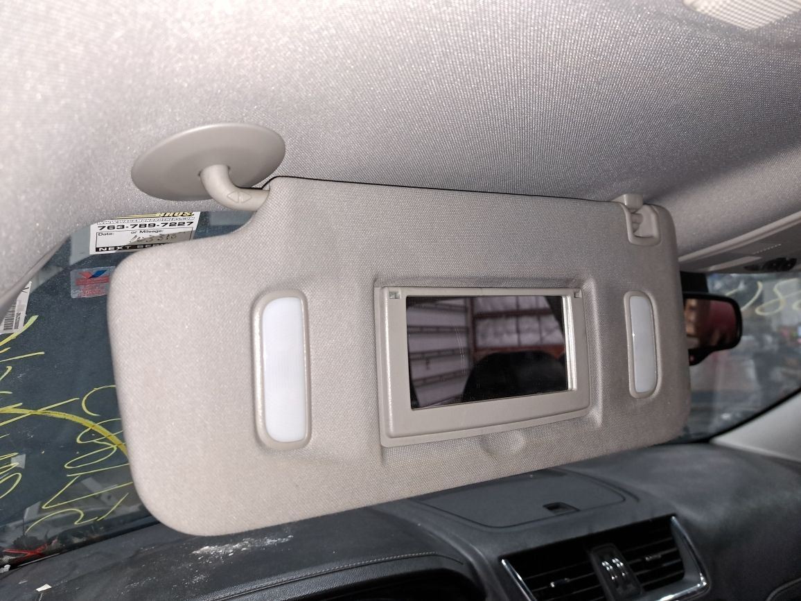 2007-2017 Gmc Acadia Left Driver Sun Visor With Illumination Color: Gray Oem