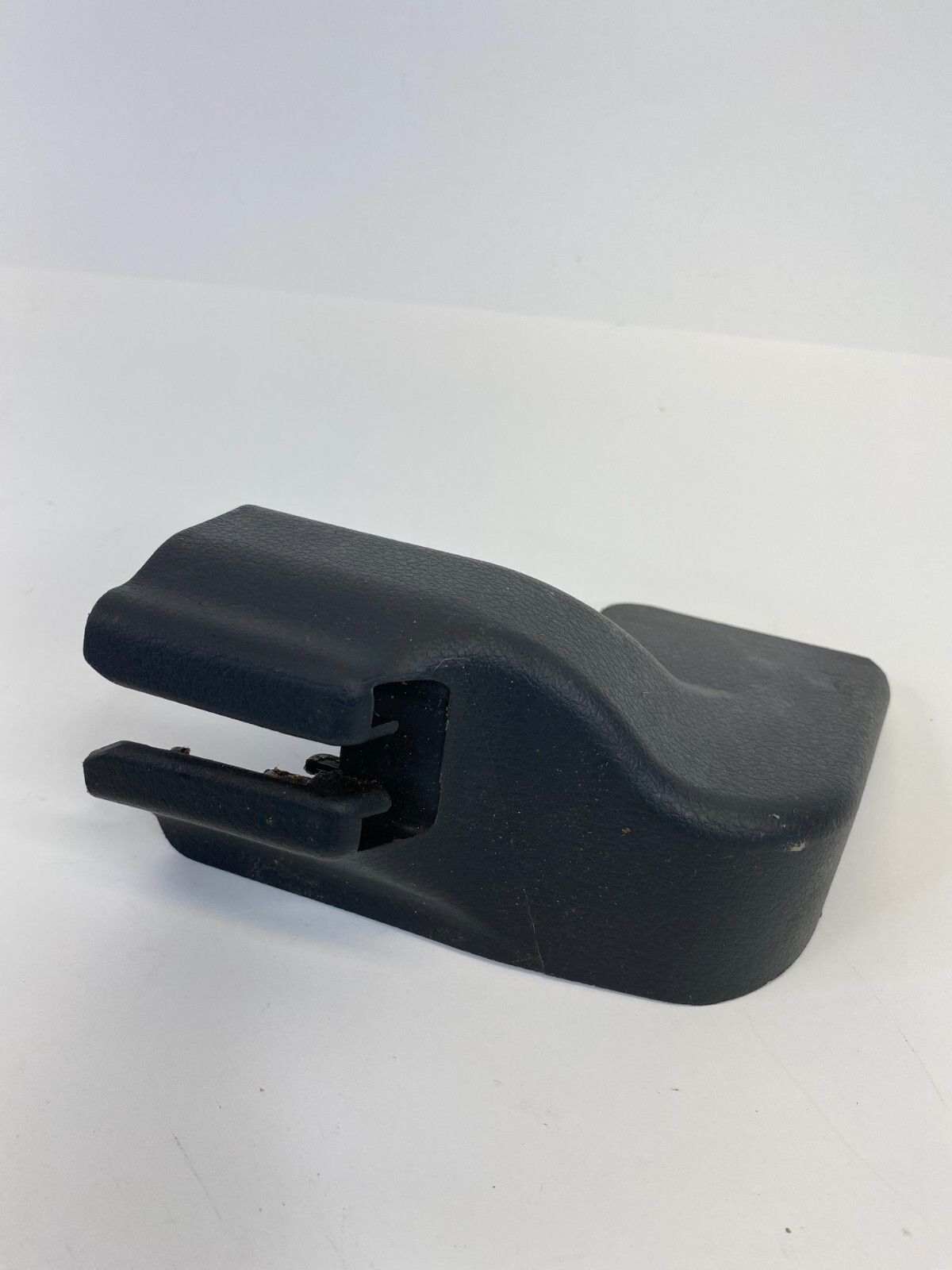 2004-2008 NISSAN MAXIMA RIGHT PASSENGER SEAT INNER SIDE TRACK CAP COVER TRIM OEM