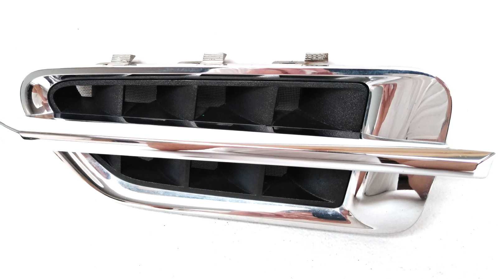 Driver Side 2007-2014 Cadillac Escalade Chrome Fender Trim Vent Grille Badge C3