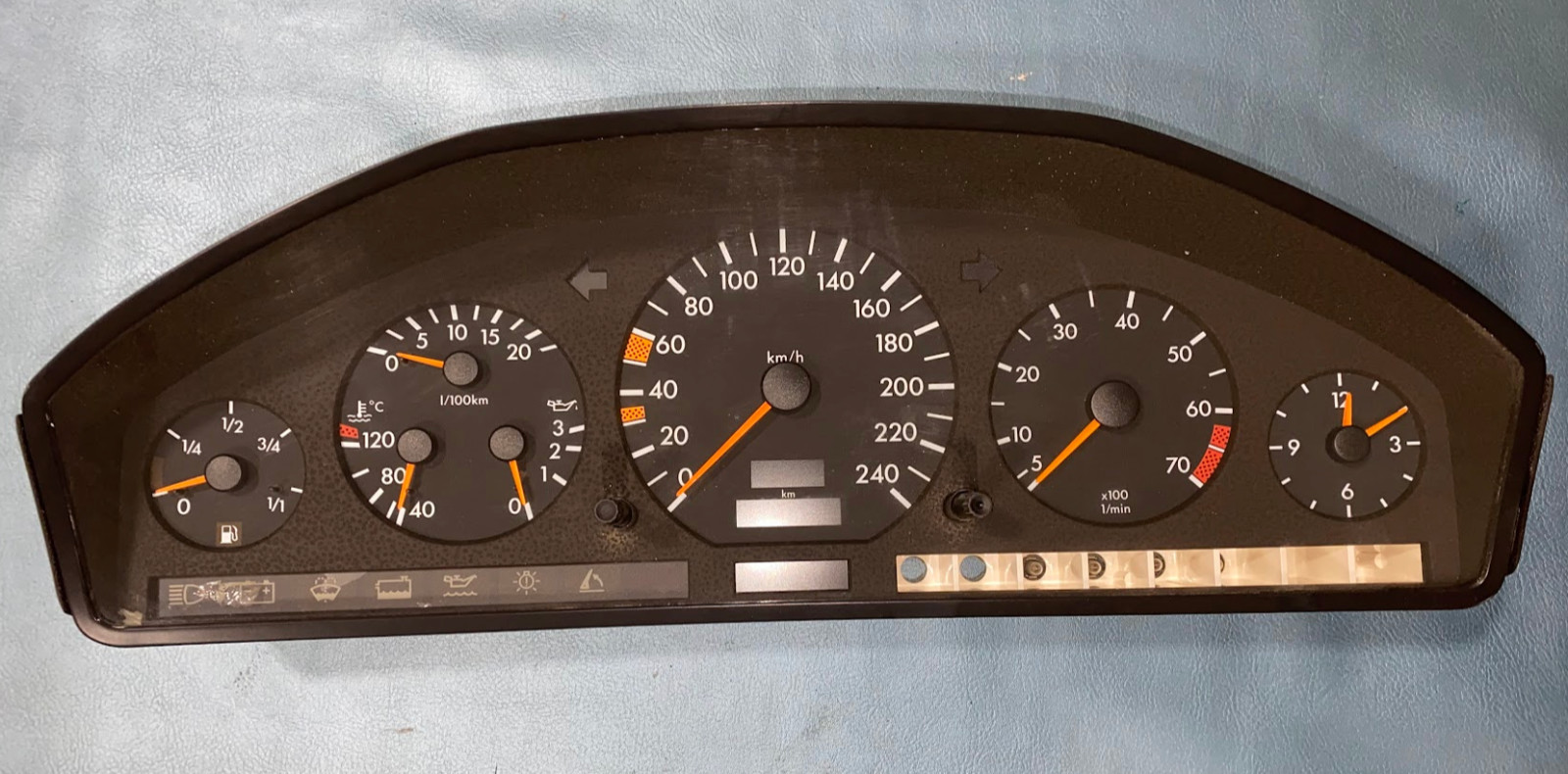 Mercedes-Benz Instrument Cluster 240km/h – 129-540-67-48 – For MBZ R129 300SL
