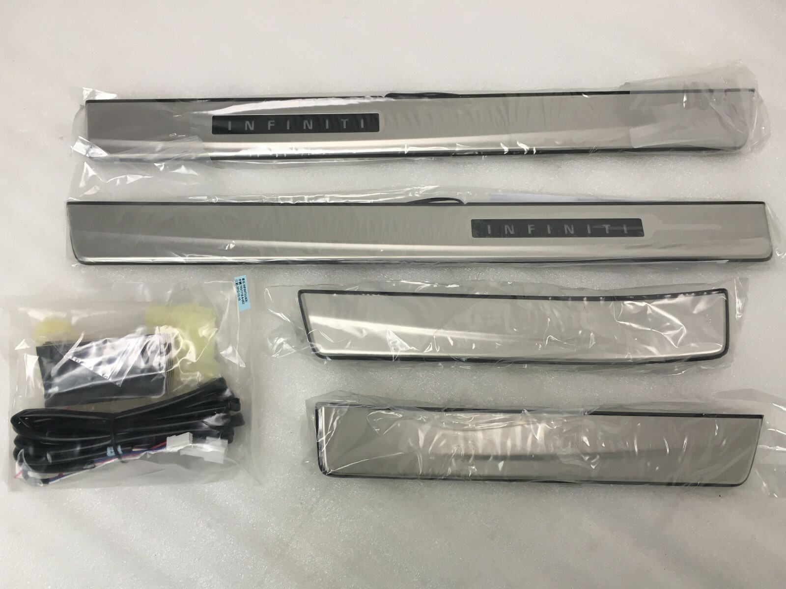 2011 2012 2013 2014 2015 2016 Infiniti q70 M56 illuminated kick plate
