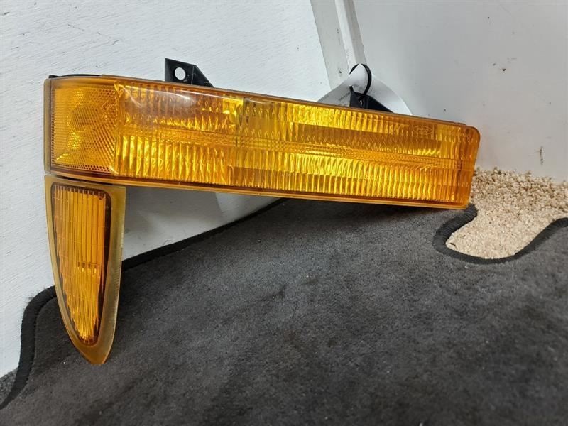 Driver Corner/Park Light Below Headlamps Fits 01 FORD F250SD PICKUP 1017531