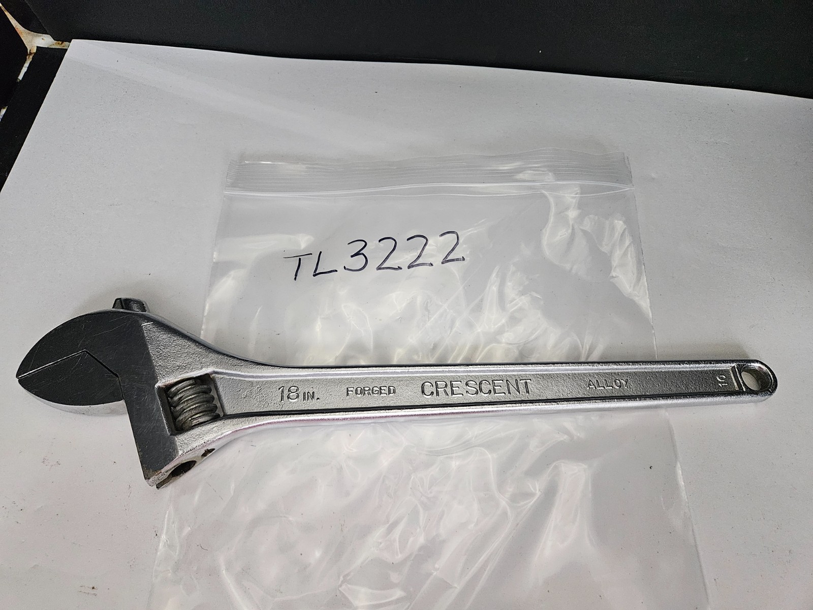 CRESENT TOOL CO. 18 ADJUSTABLE WRENCH JAMESTOWN N.Y. USA (TL3222)