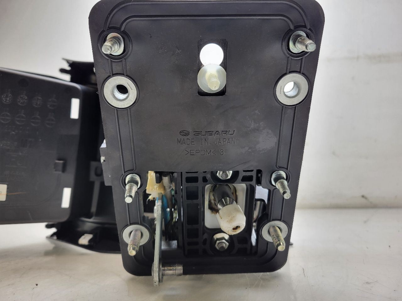 15 16 17 18 19 20 21 Subaru WRX Manual Gear shifter With Shift Boot 35010VA011