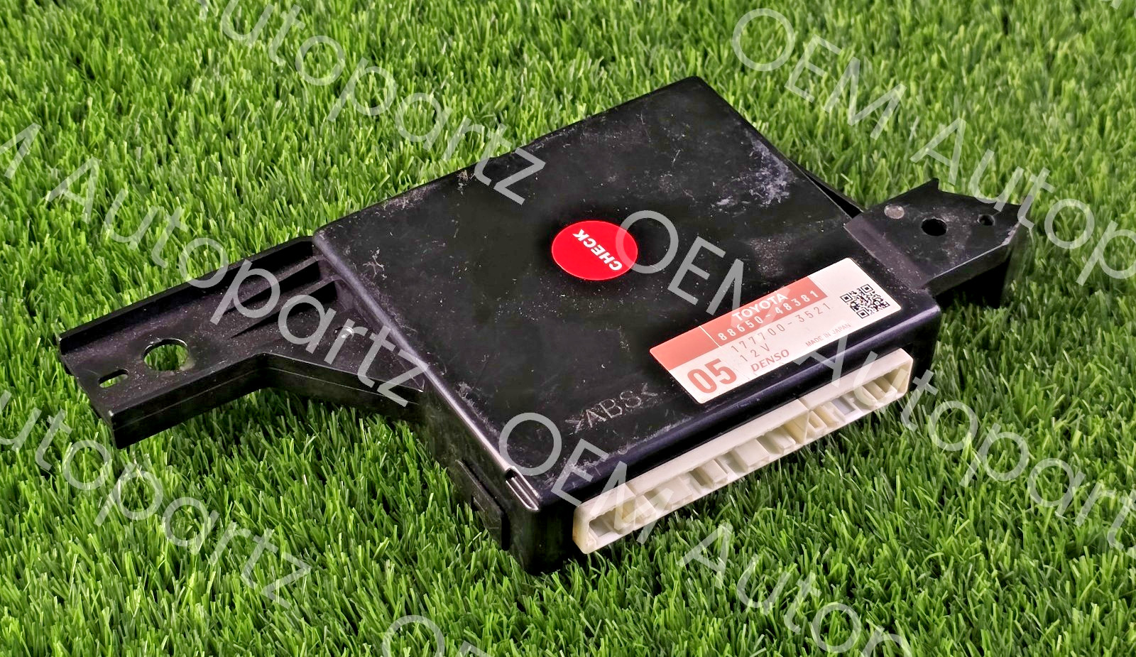 2010-2011 Lexus RX350 A/C Amplifier Temperature Control module OEM 88650-48381