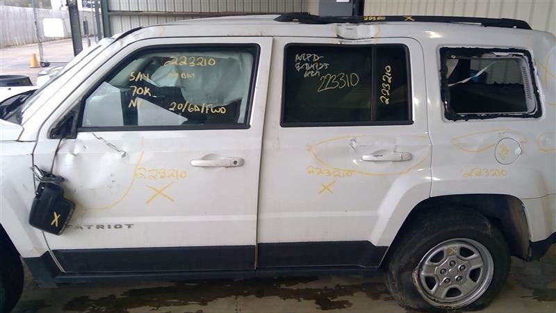 Engine ECM Classic Style Vertical Rear Door Handle Fits 13-17 COMPASS 950357