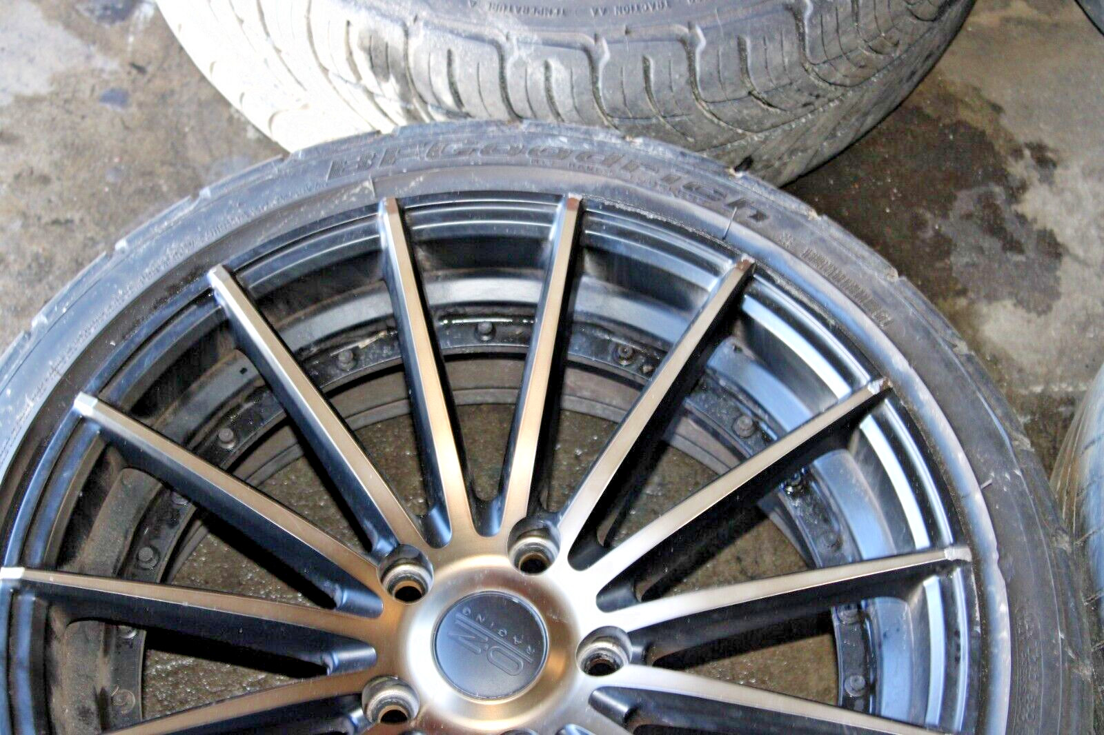 Set of 4 Alloy Wheels OZ Racing 18×8.5 18×9.5 5×120 ET40 2 Piece