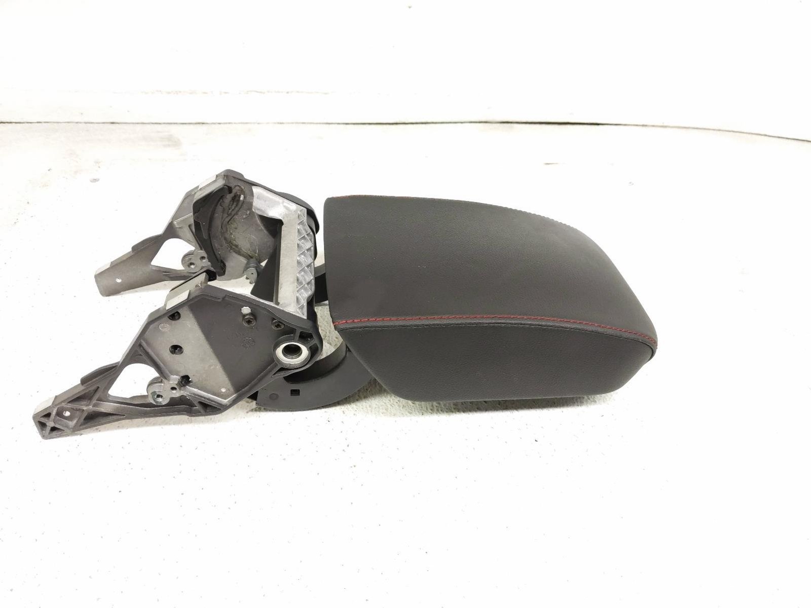 2016-2019 Volkswagen Golf Center Console Armrest Lid Cover 5Gm-864-207-C-Bkx