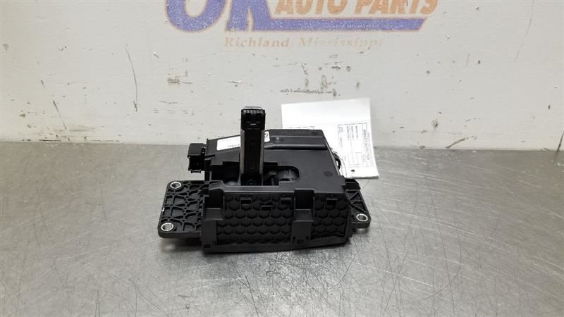 16 2016 MASERATI QUATTROPORTE GTS 3.8L AUTOMATIC TRANSMISSION SHIFTER ASSEMBLY