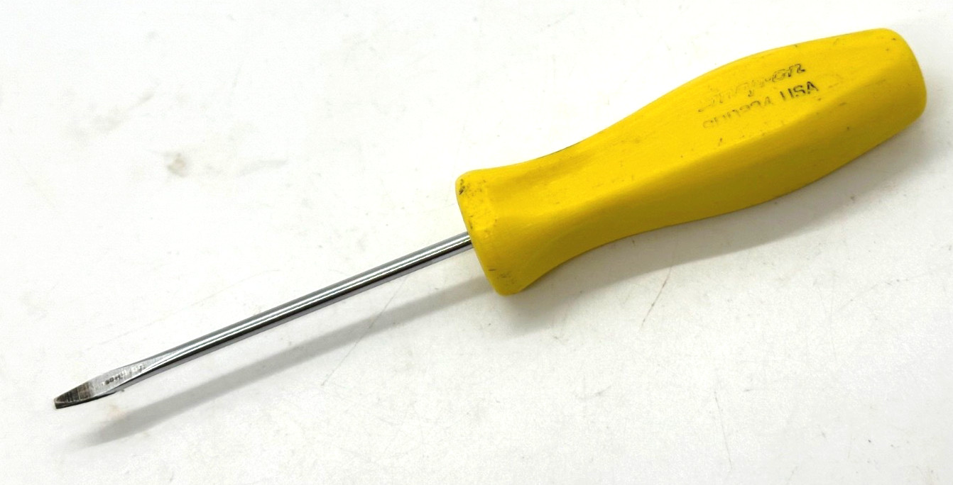 ?? Snap On Tools Classic Yellow Standard Flat Tip Screwdriver 6″ Long Cabinet