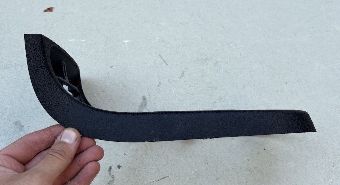 2007-2011 Chevrolet HHR Floor Transmission Shifter Shift Bezel Trim 1121830