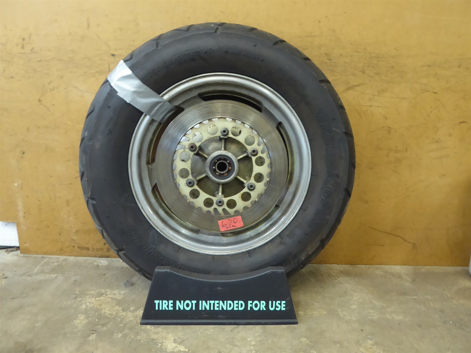 1988 Yamaha VMAX VMX1200 Y805. rear wheel rim 15in