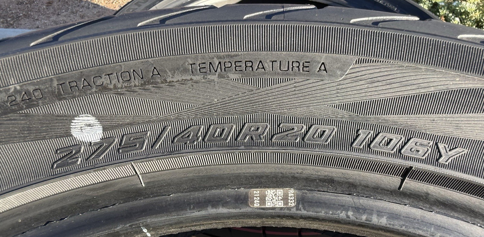 Set of TWO BRAND NEW 275/40R20 106Y Yokohama ADVAN Sport V105 Tires 2754020
