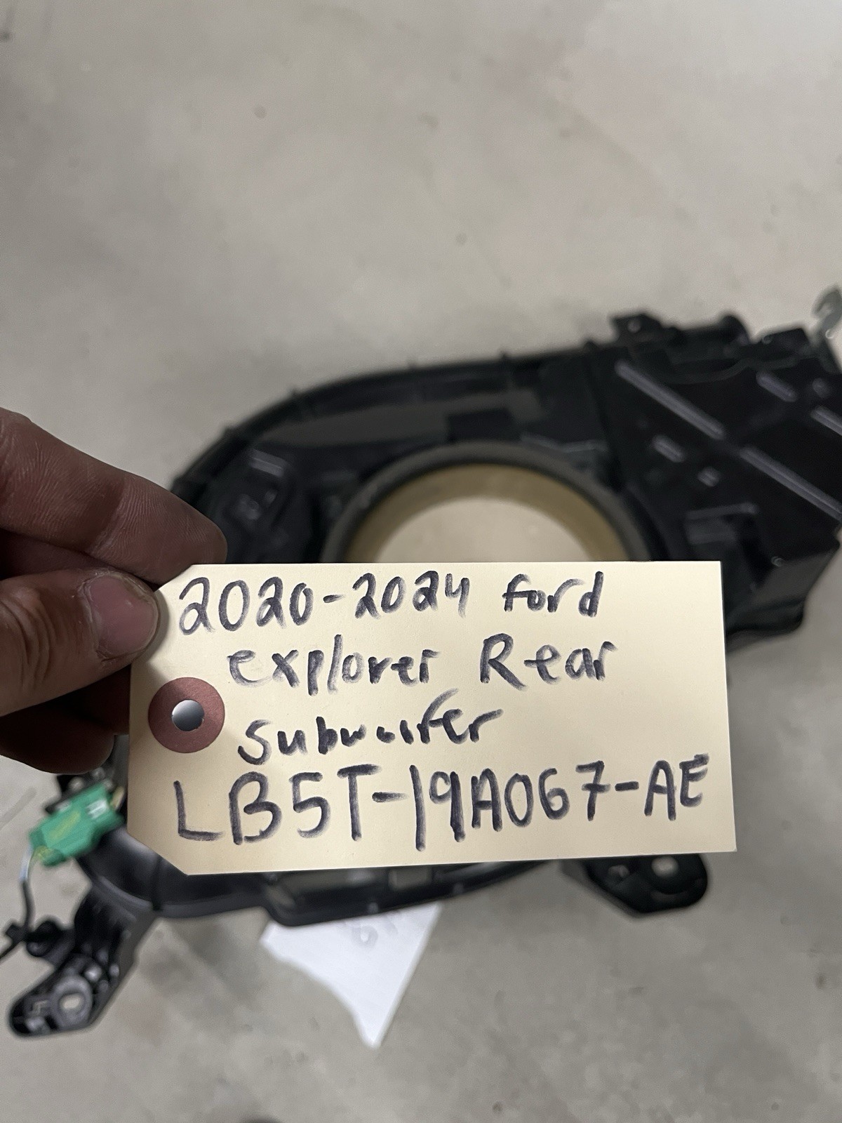 2020-2024 FORD EXPLORER REAR BOSE SUBWOOFER SPEAKER BASS BOX LB5T-19A067-AE OEM