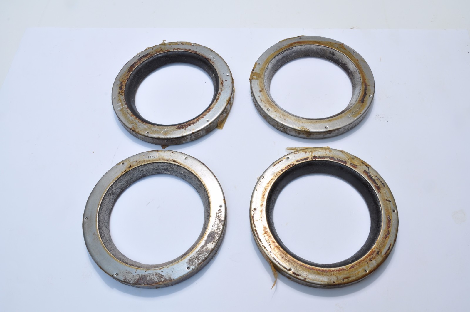 Sherman tank G104 G103 Stuart Oil retainer Volute suspension Wheel Vertical type