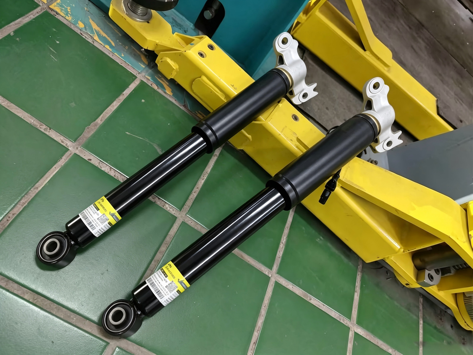 Rear Left&Right Shocks Absorber Assembly w/Megnetic MRC for 13-19 Cadillac XTS