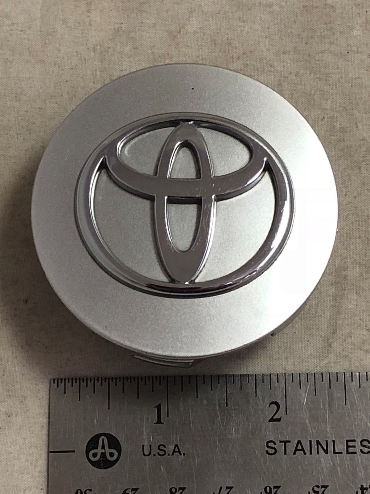 Toyota Corolla Venza Sienna Avalon Wheel Center Hubcap 62mm Cap OE Silver