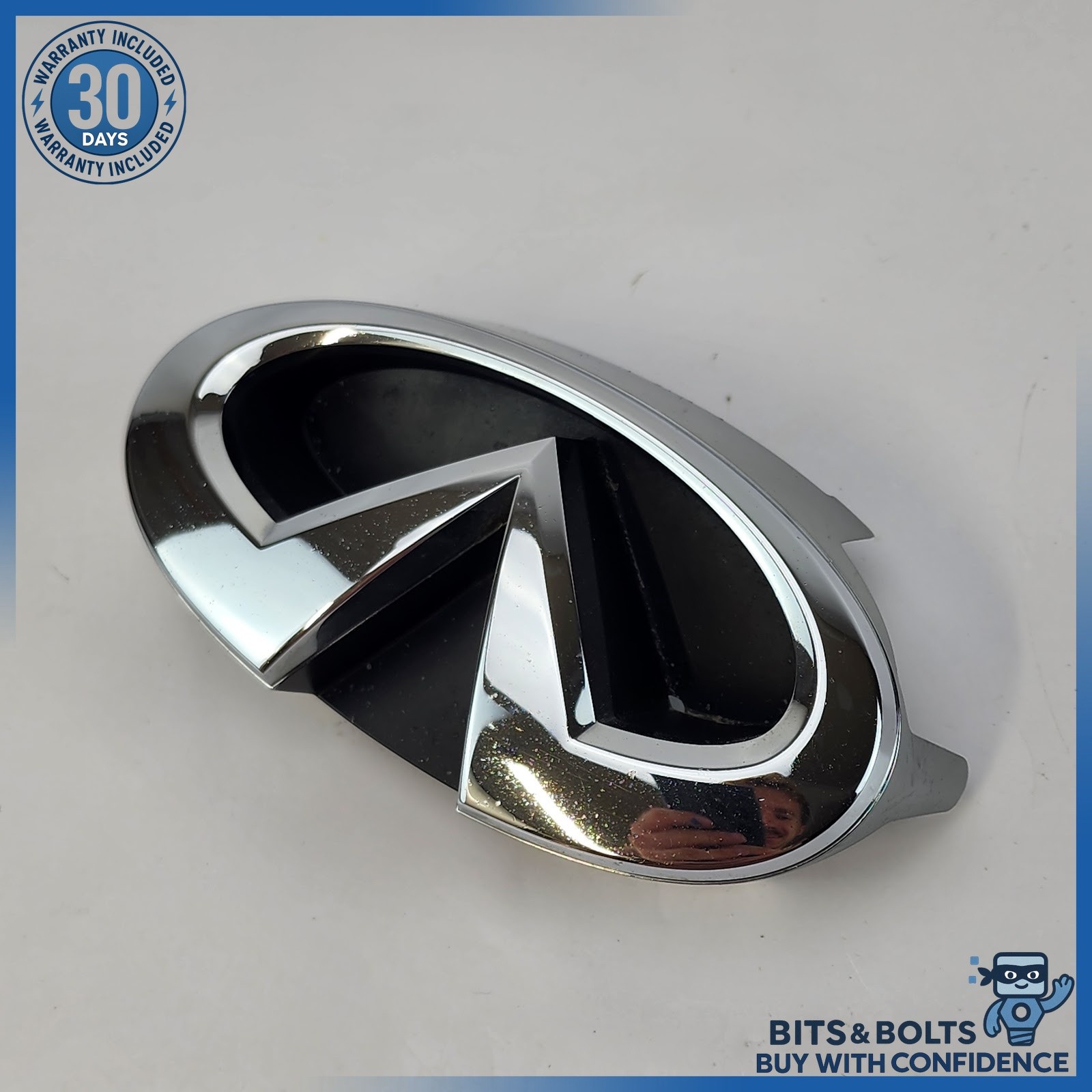 10-13 INFINITI G37 SEDAN 11-12 G25 SEDAN 15 Q40 Front Grille Emblem 62890-1NF1A