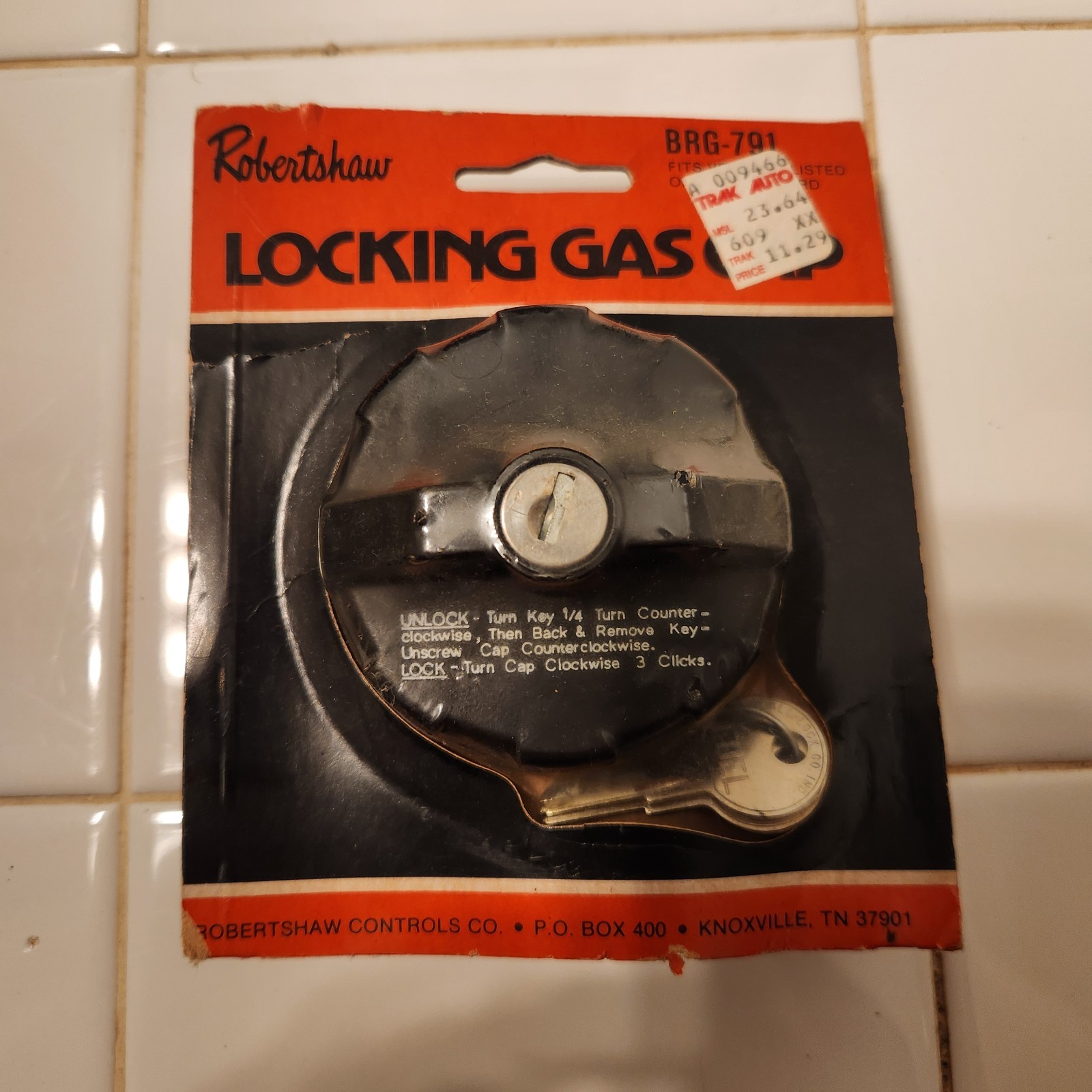 NEW Vintage Robertshaw Locking Gas Cap BRG-791 for 1975-1985 Cars, Vans, Trucks