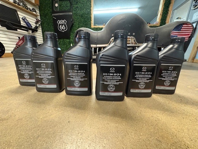 (6) Genuine Mazda Engine Oil 0W20 1 Quart Moly OE 000077ECO7QT – SAME AS DEALER