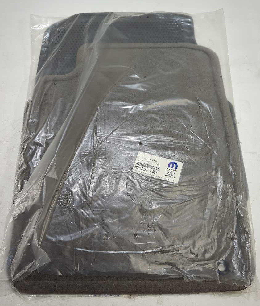 New OEM genuine Mopar Grey Carpet Floor Mats 2001-2006 300M Intrepid Sebring 4pc