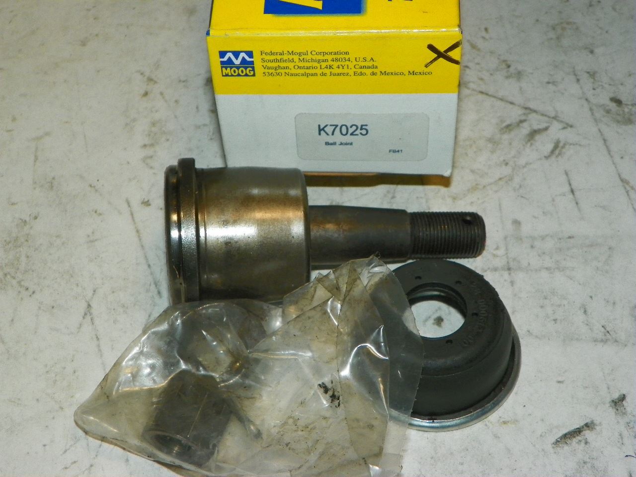 Lower Ball Joint Moog k7025 fits Chrysler 1967 1968 1969 1970 Dod Trk 70 USA NOS