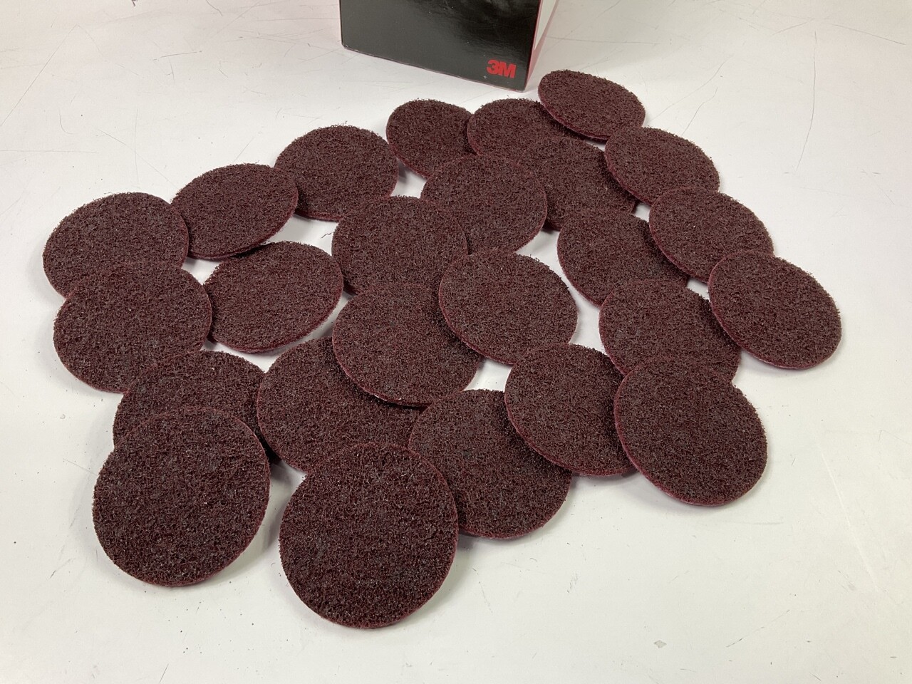 3M 07486 Scotch-Brite Roloc Surface Prep Disc, Medium Grit, 3″ – 25 Pieces