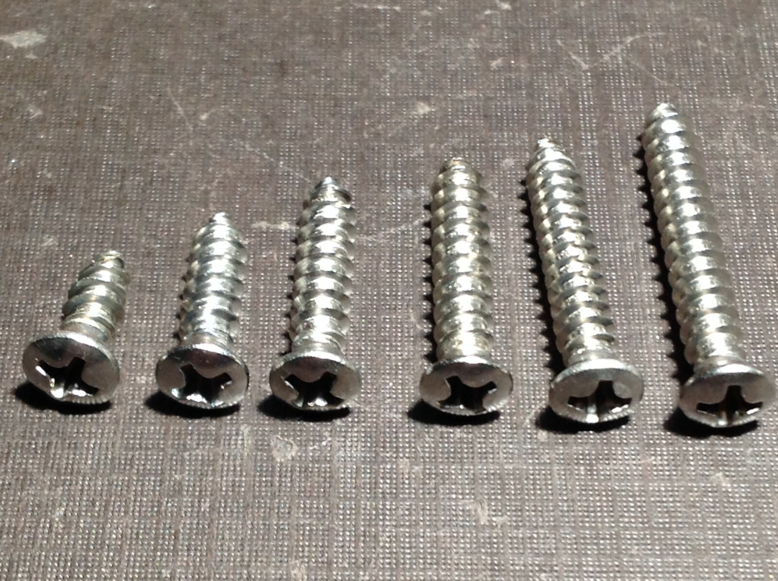 150pc GM #8 w/#6 phillips oval head stainless garnish moulding screws assortment