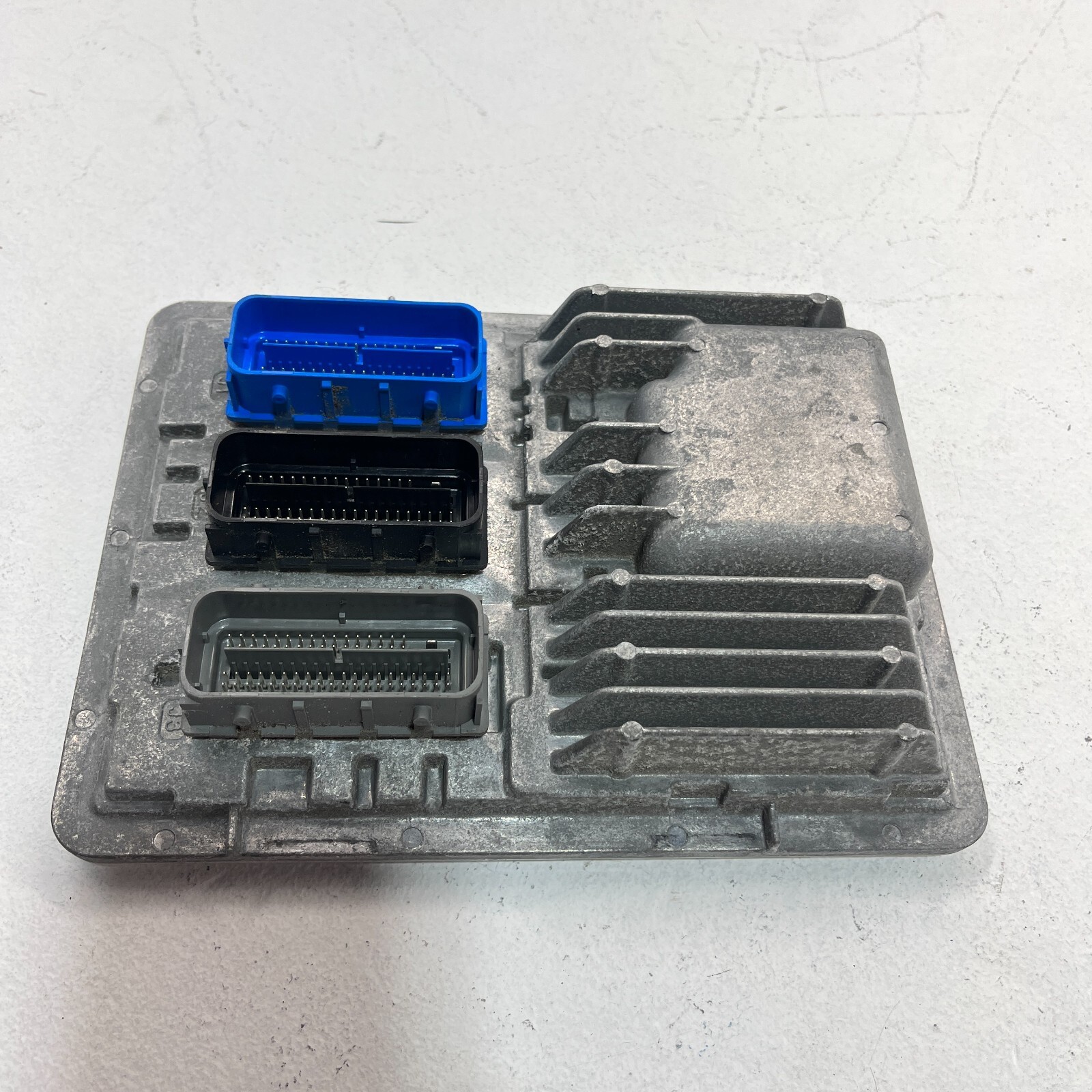 2018-2020 GMC Terrain Engine Computer Control Module Unit ECM ECU OEM