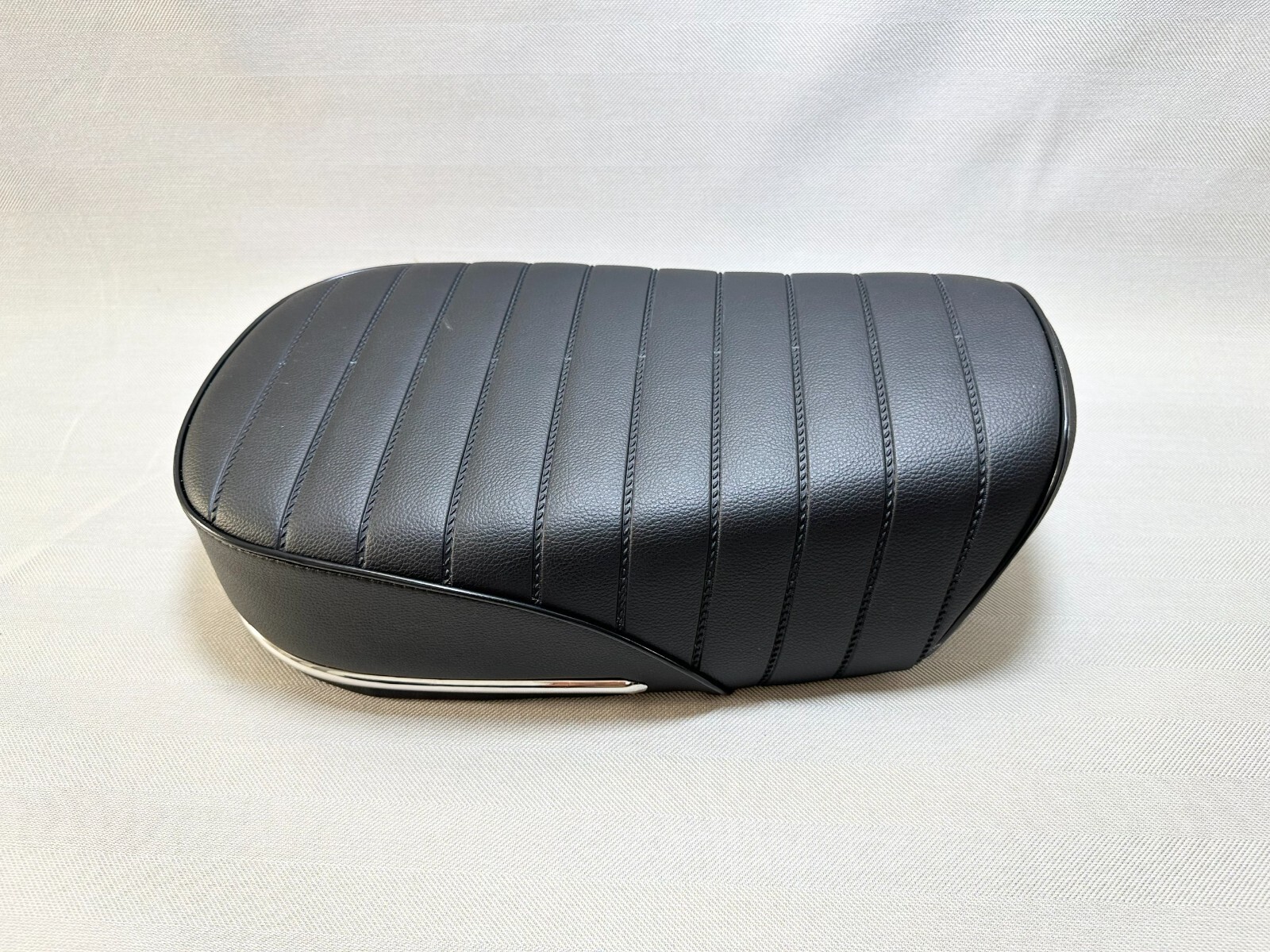 Honda CT90 CT200 Seat 1964 TO 1968 Model New Complete Reproduction Seat Black.