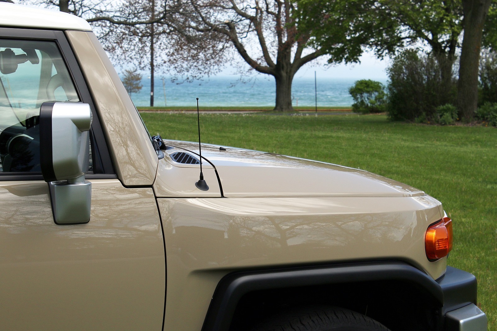 9″ Black Spring Stainless AM/FM Antenna Mast Fits: 2002-2005 GMC Envoy