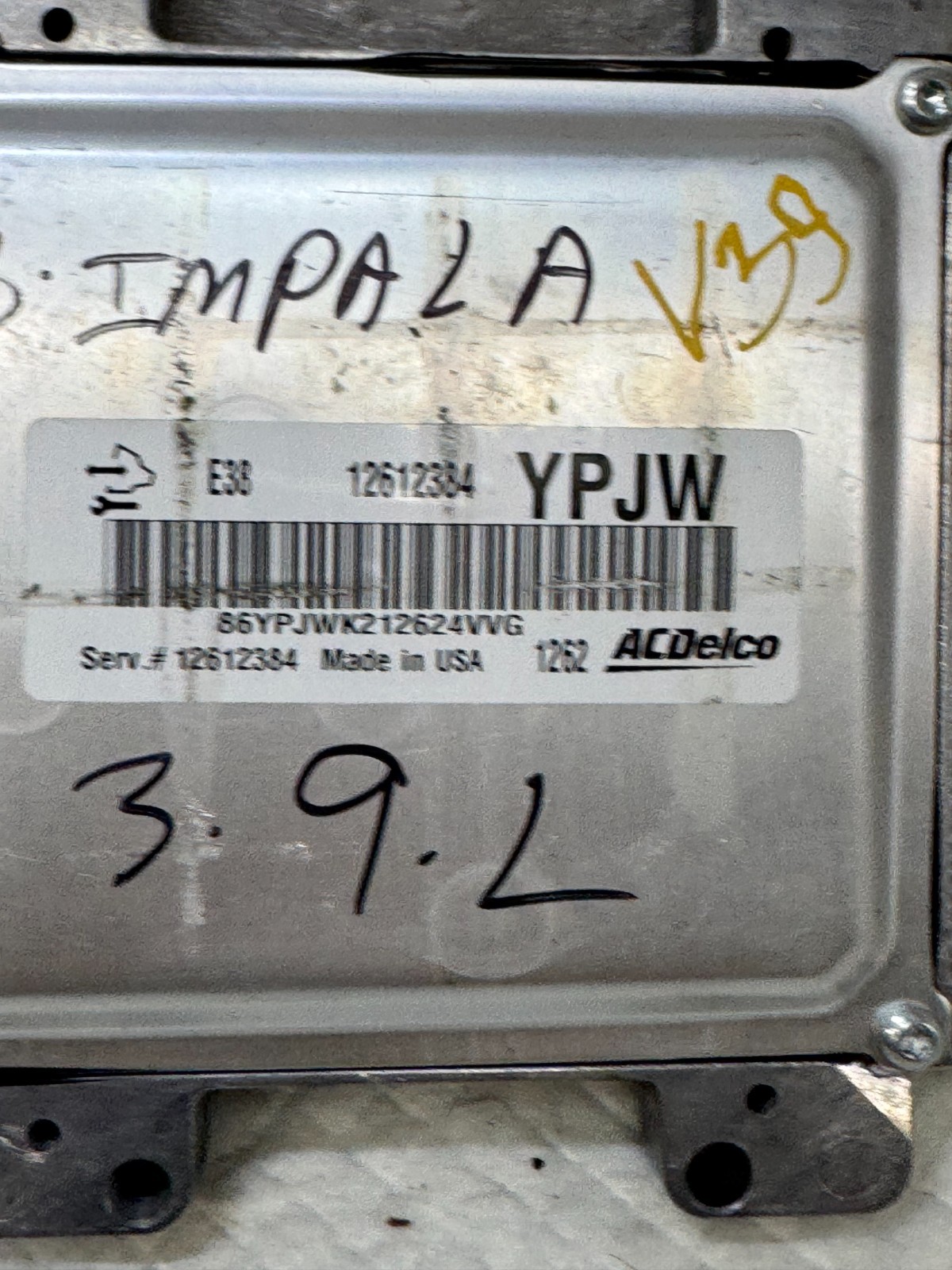 2008 Chevrolet Impala 3.9L Engine Control Unit Module ECU 12612384 OEM (V 39)