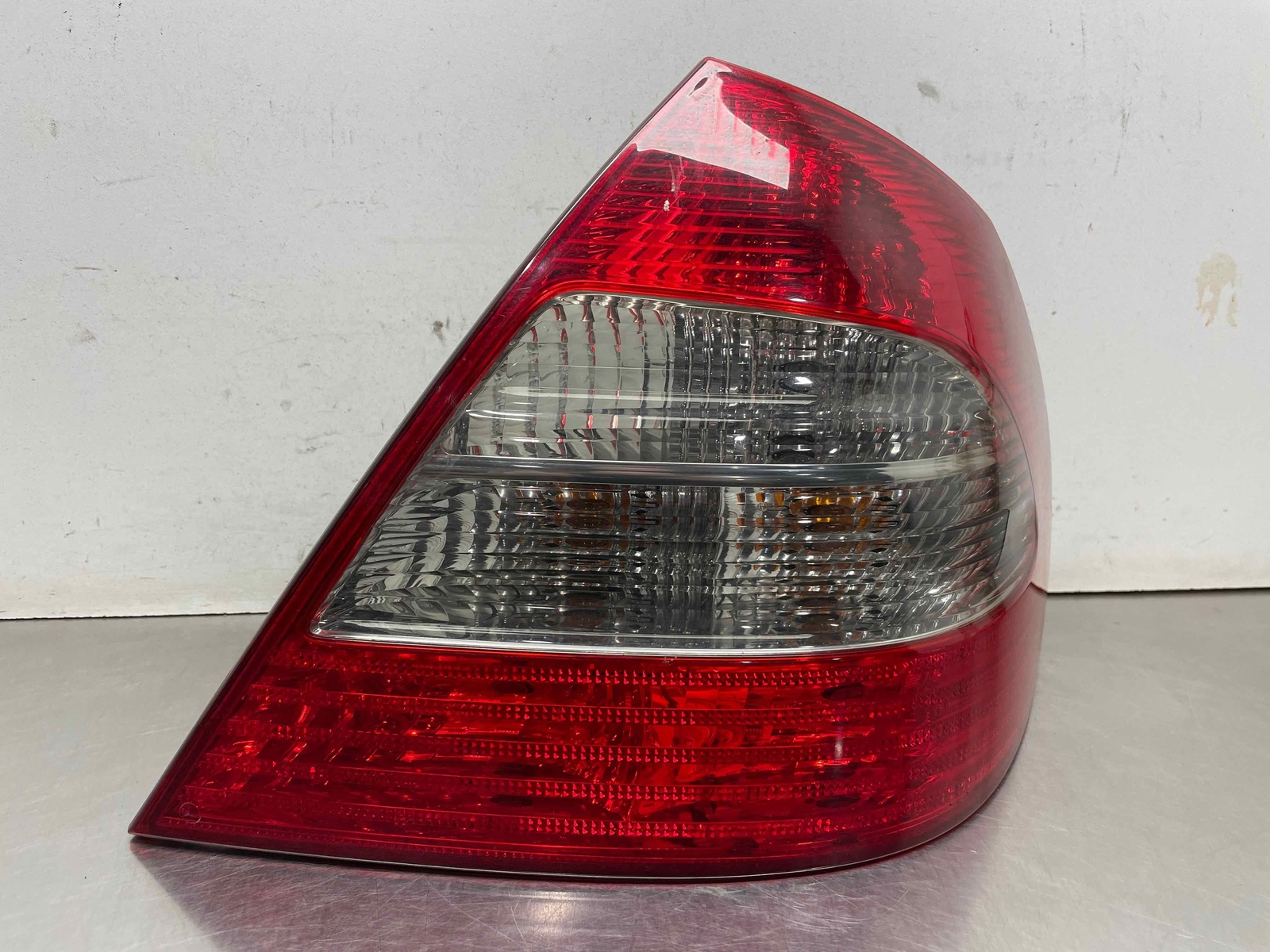 2007 Mercedes E350 Sedan OEM Right Hand Passengers Side Rear Tail Light 08 09