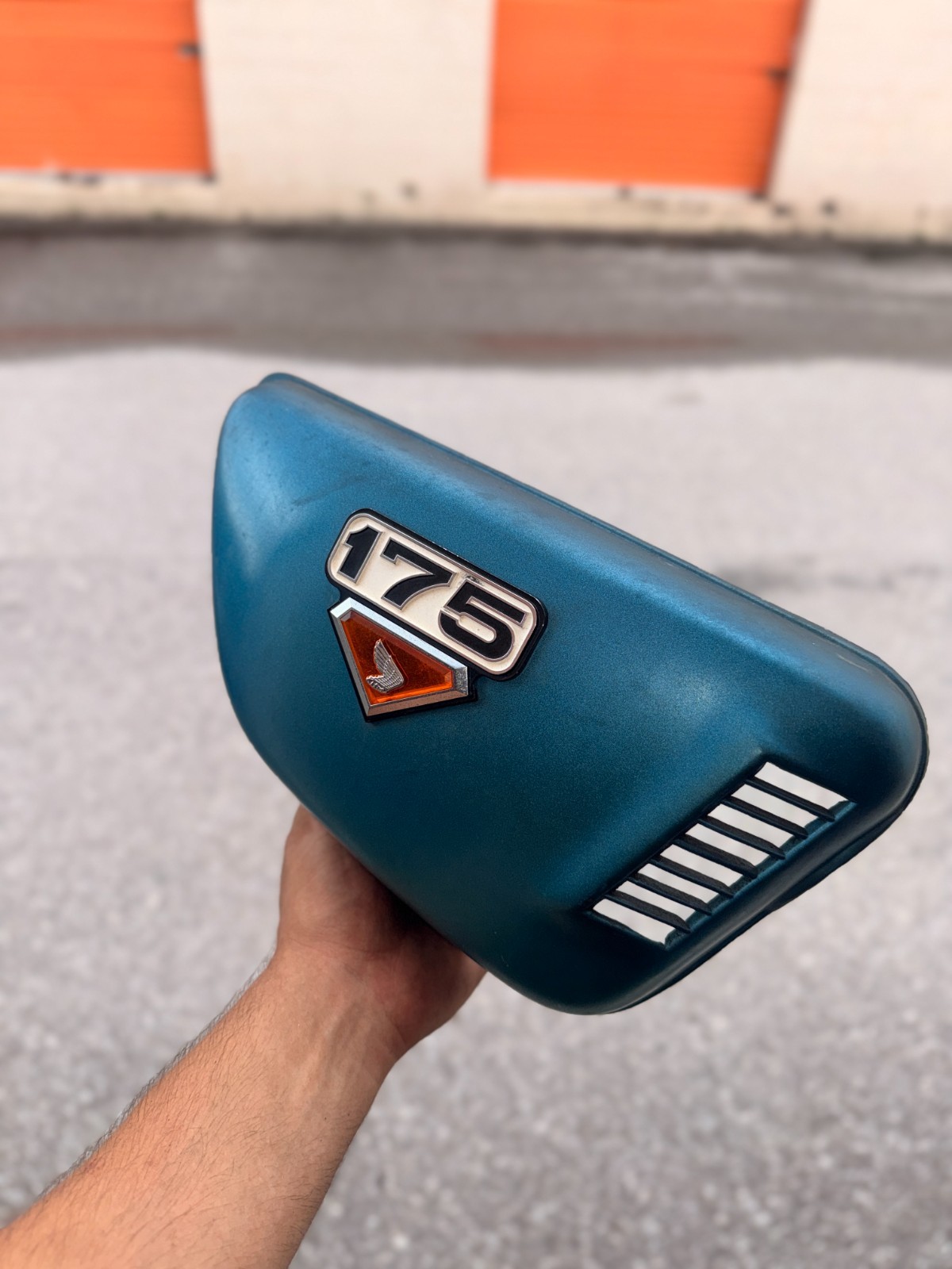 1975 Honda CB175 Super Sport K6 Right Side Cover Candy Buchanan Blue OEM