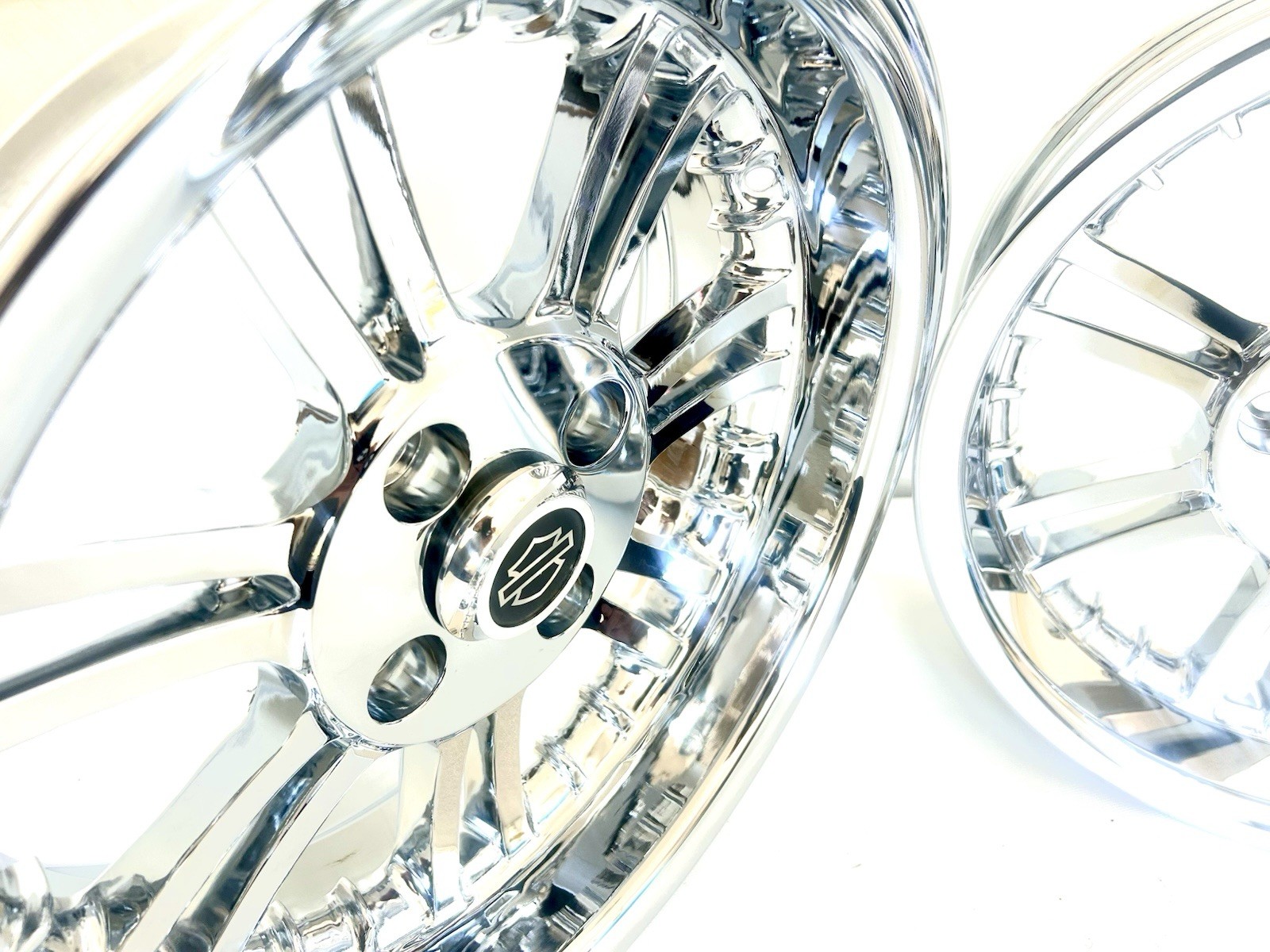 Harley Wheels TRI GLIDE REAR TRIKE Chrome 2009-25 FREEWHEELER OUTRIGHT OEM