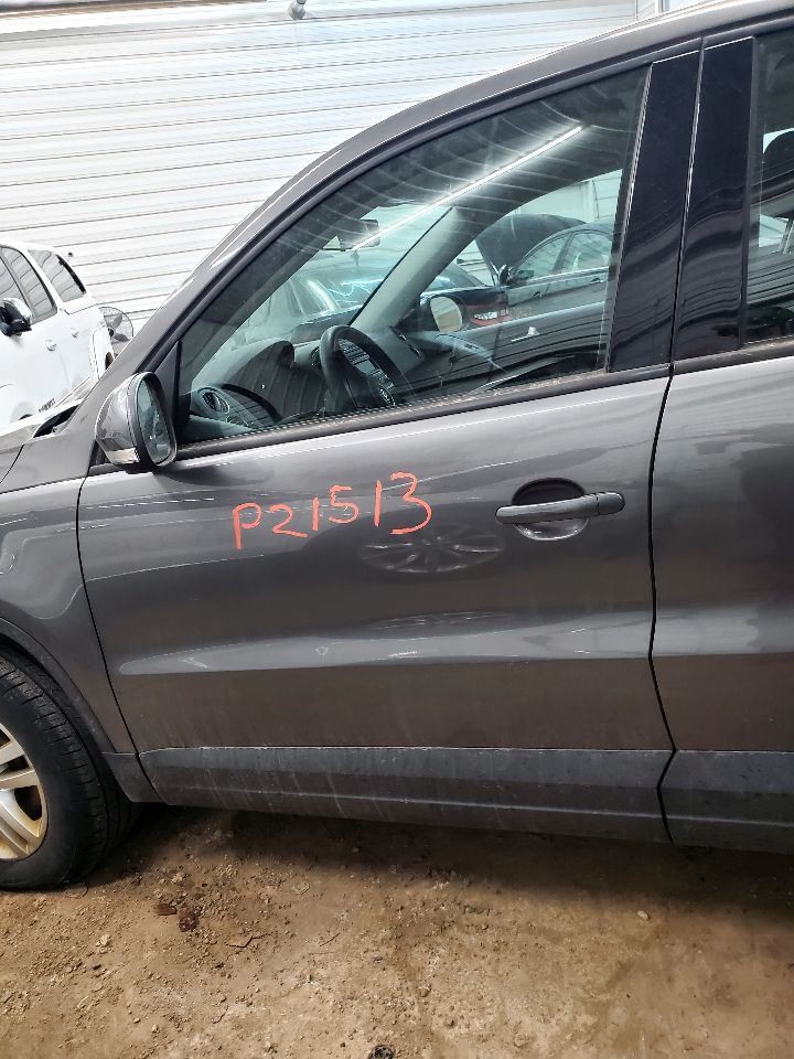 Chassis ECM Communication Interface Box Telephone Fits 12-15 TIGUAN 1776001