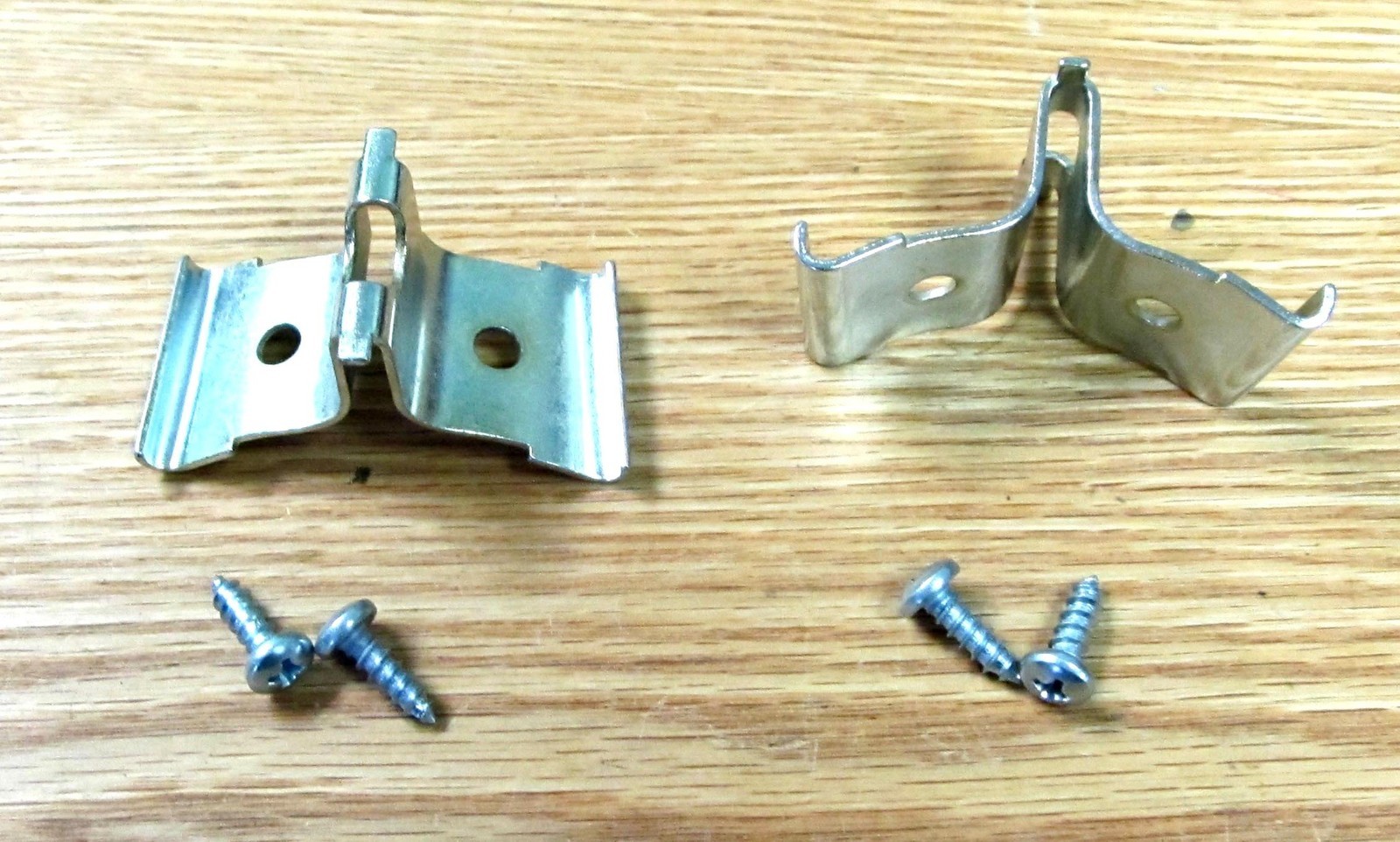 1957 CHEVY QUARTER PANEL CROWN FIN CORNER MOLDING CLIPS, pair ** USA MADE **
