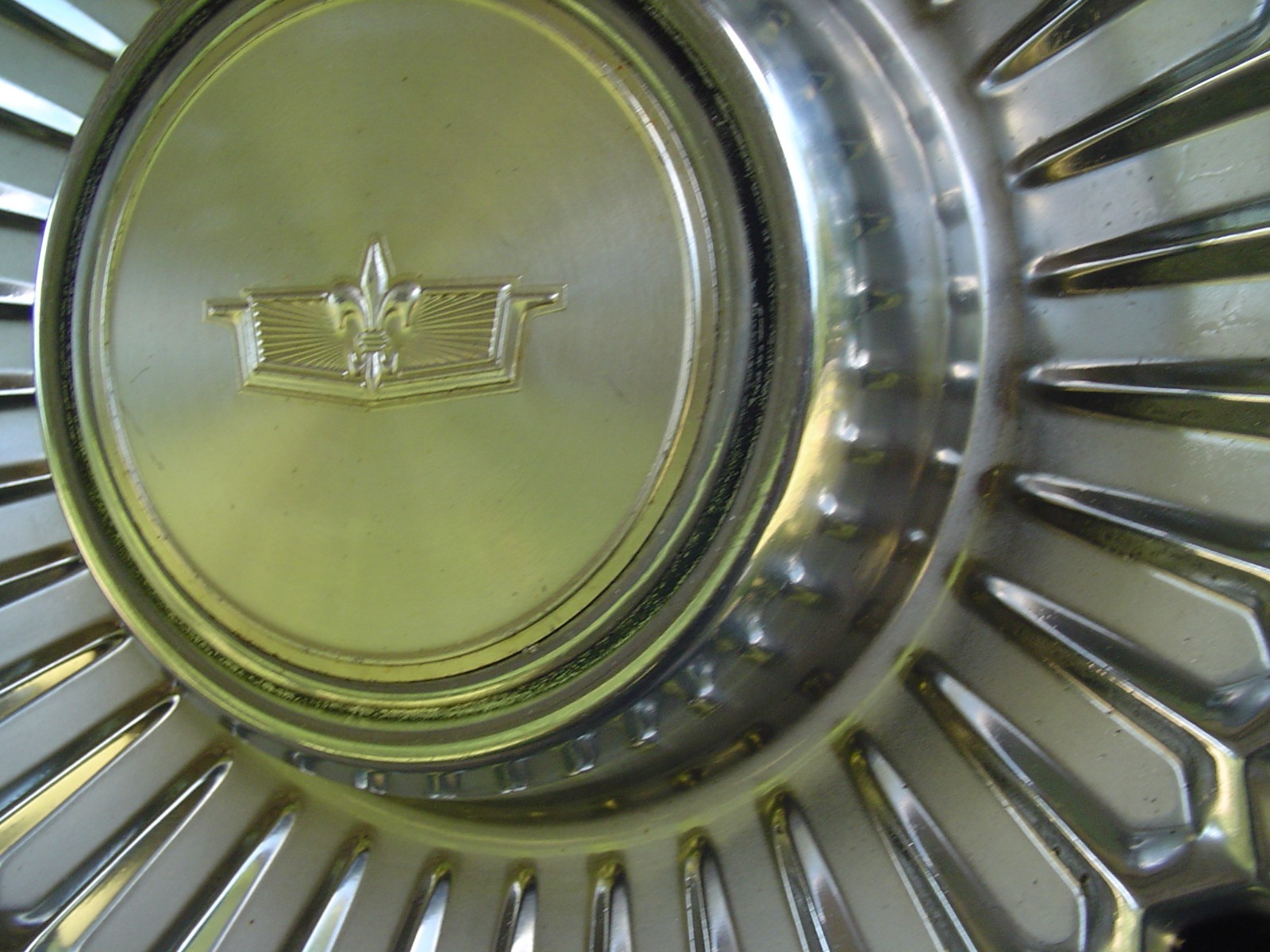 1977 1978 1979 CHEVY CHEVROLET CAPRICE VINTAGE HUB CAPS WHEEL COVERS CENTER CAP