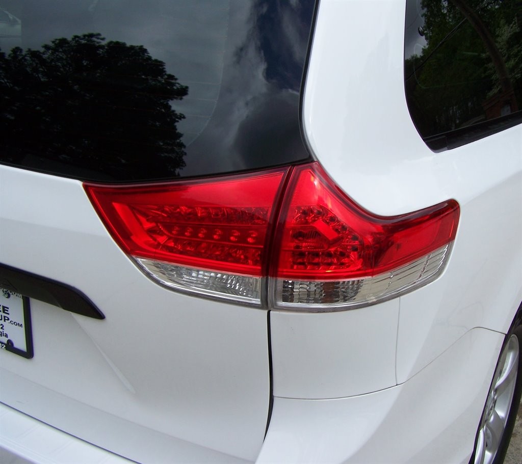 2013 Toyota Sienna 1-OWNER 106K PREMIUM DUAL DOOR & A/C 3RD REAR SEAT WAGON