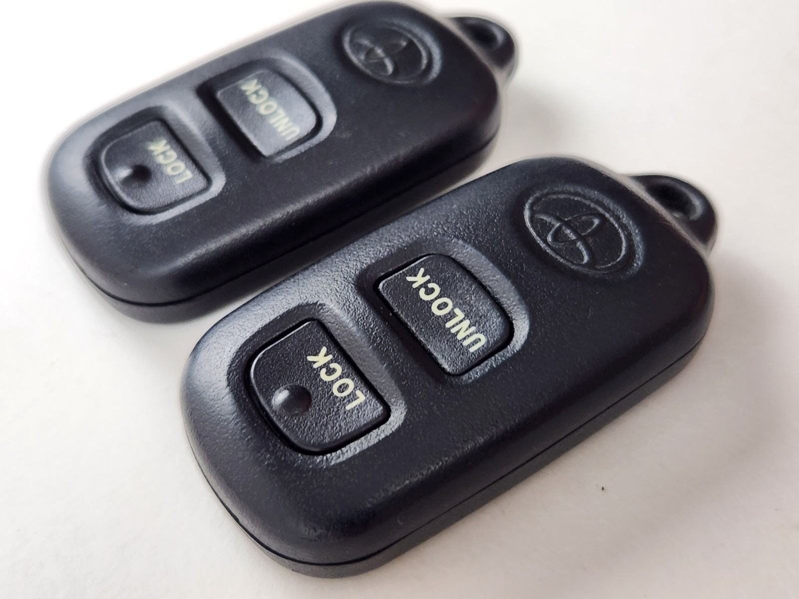 LOT OF 2 ORIGINAL TOYOTA 99-08 OEM KEY LESS ENTRY REMOTE FOB 3-BUTTON ALARM USA