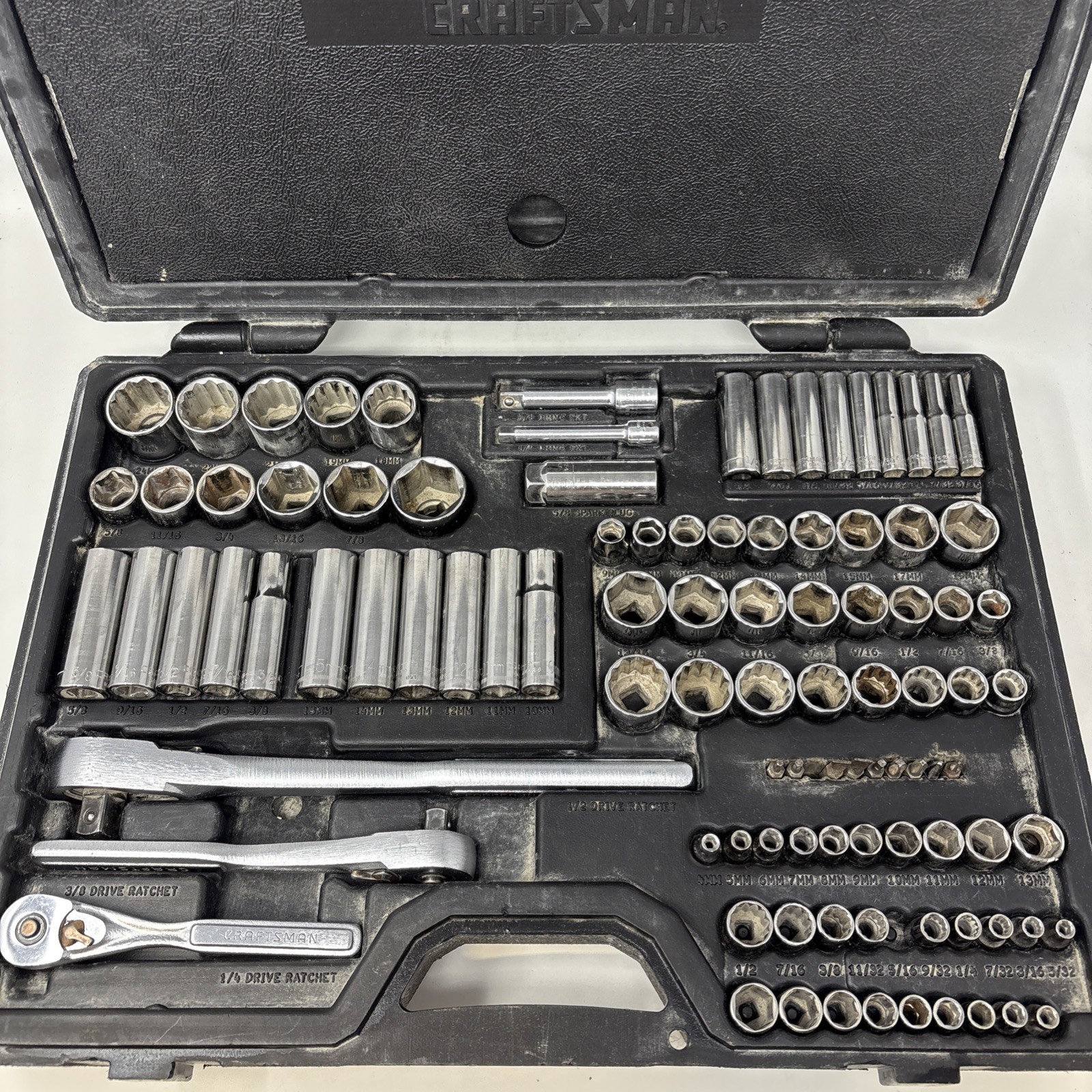 Craftsman USA 100PC Mechanics Tool Set 33623 Sockets Ratchets SAE Metric *READ