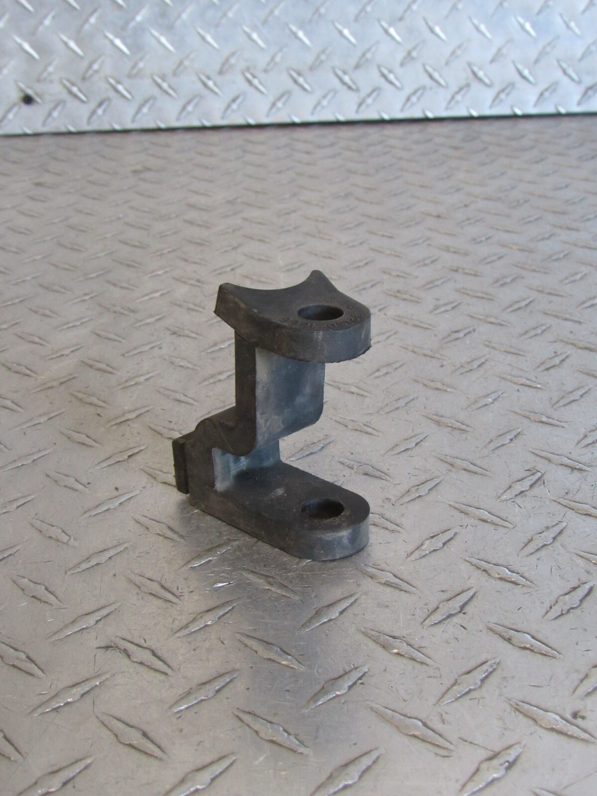 1998 98 KAWASAKI ZX750P ZX 750 ZX7R ZX7 NINJA AIR CLEANER MOUNT DAMPER
