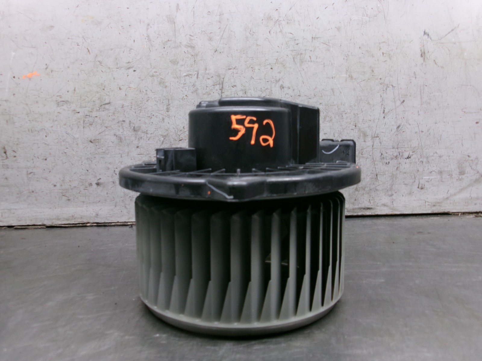 06 – 10 TOYOTA SIENNA FRONT AC HEATER BLOWER MOTOR