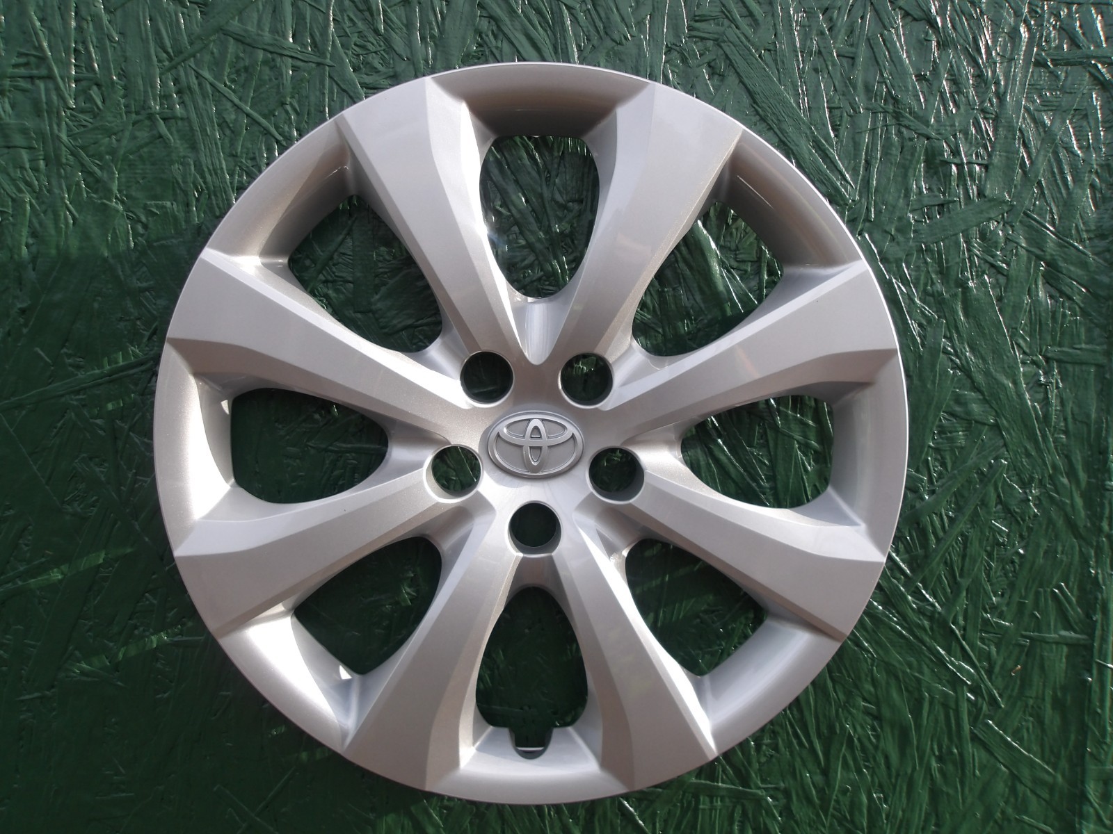 NEW TOYOTA COROLLA HUBCAP WHEEL COVER 61191 FACTORY 2020 TO 2024 ORIGINAL 16”