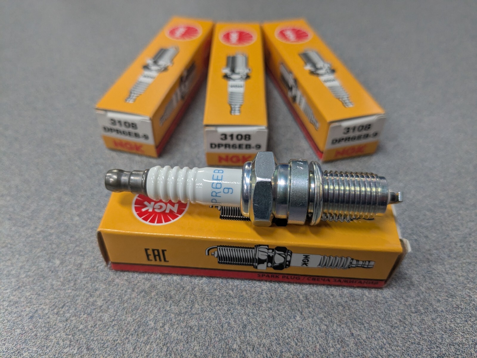 NEW 4 PC Genuine NGK DPR6EB-9 (3108) Spark Plugs